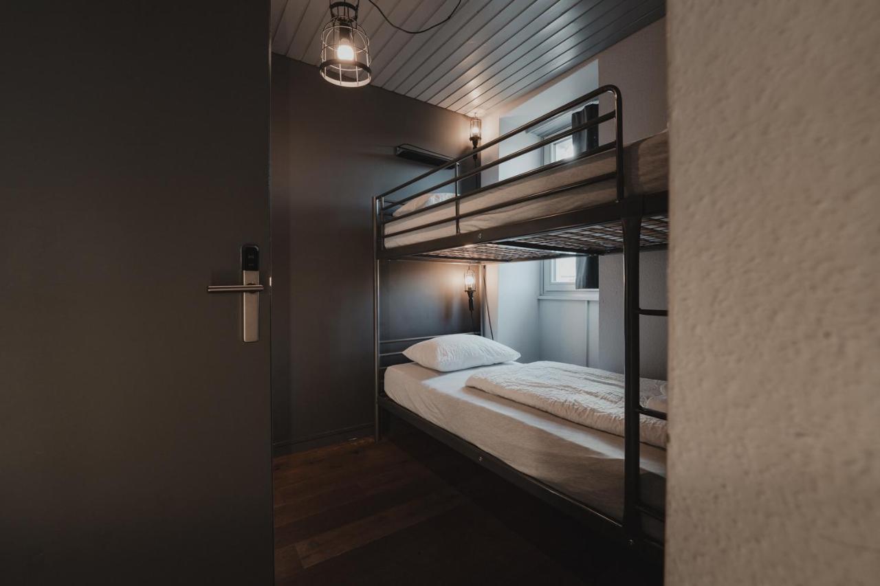No8 Boutique Hotel - Self Check In Unterseen Ngoại thất bức ảnh