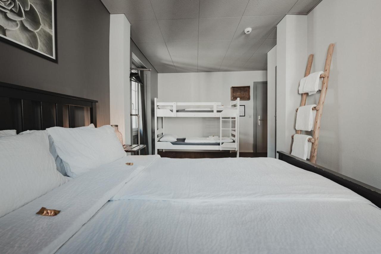 No8 Boutique Hotel - Self Check In Unterseen Ngoại thất bức ảnh