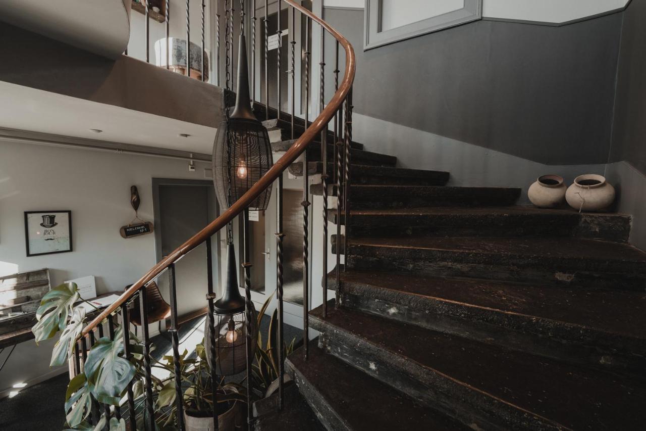 No8 Boutique Hotel - Self Check In Unterseen Ngoại thất bức ảnh